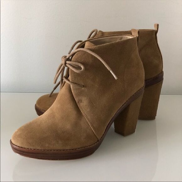 NWOT KORS Michael Kors Booties - Picture 1 of 5